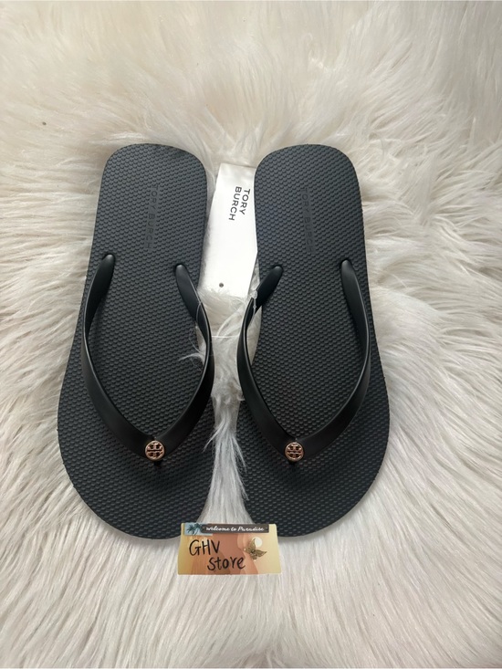 Tory Burch Shoes - Tory Burch Chelsea flip flops